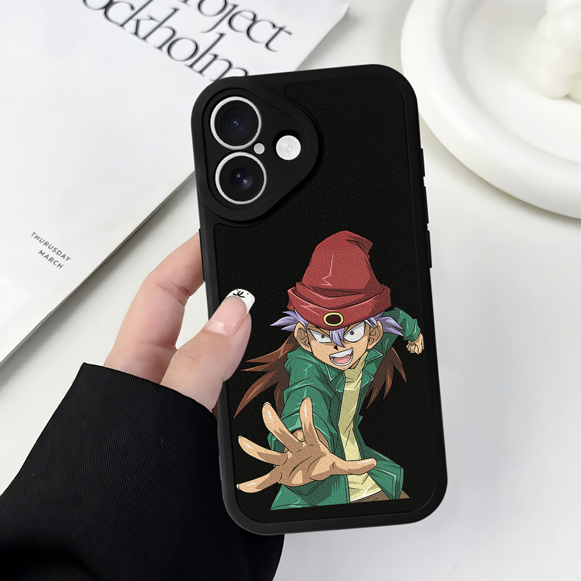 （画像用） 遊☆戯☆王 Yu-Gi-Oh! 【iPhone 16シリーズ対応】シリコンスマホケース（レザー調） 材質：シリコン